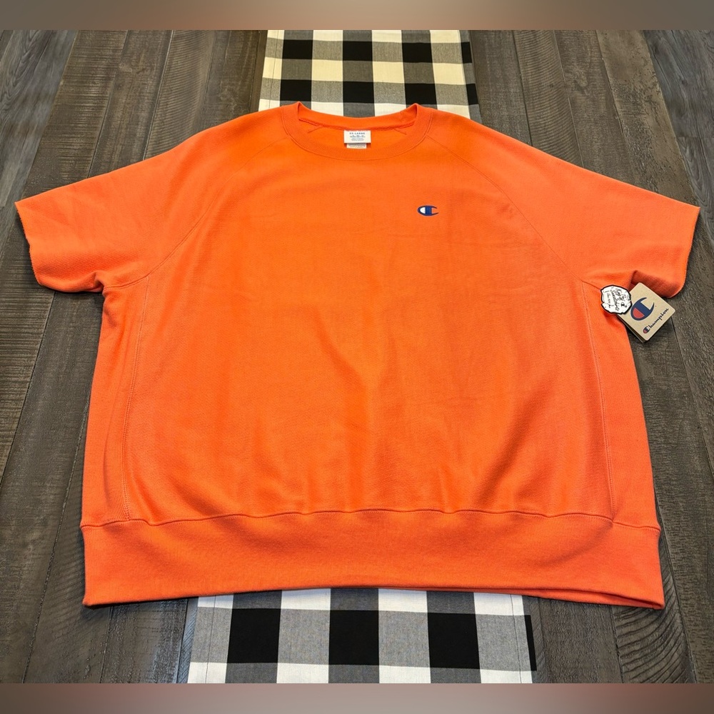 Brand: Champion
Type: T-Shirt Sweater
Size: Mens 2XL
Condition: Brand NEW